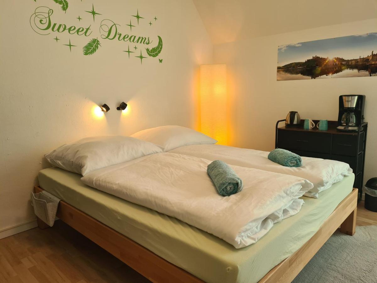 Lichtdurchflutetes Zimmer - Kaeppele Waldbuttelbrunn Exterior foto