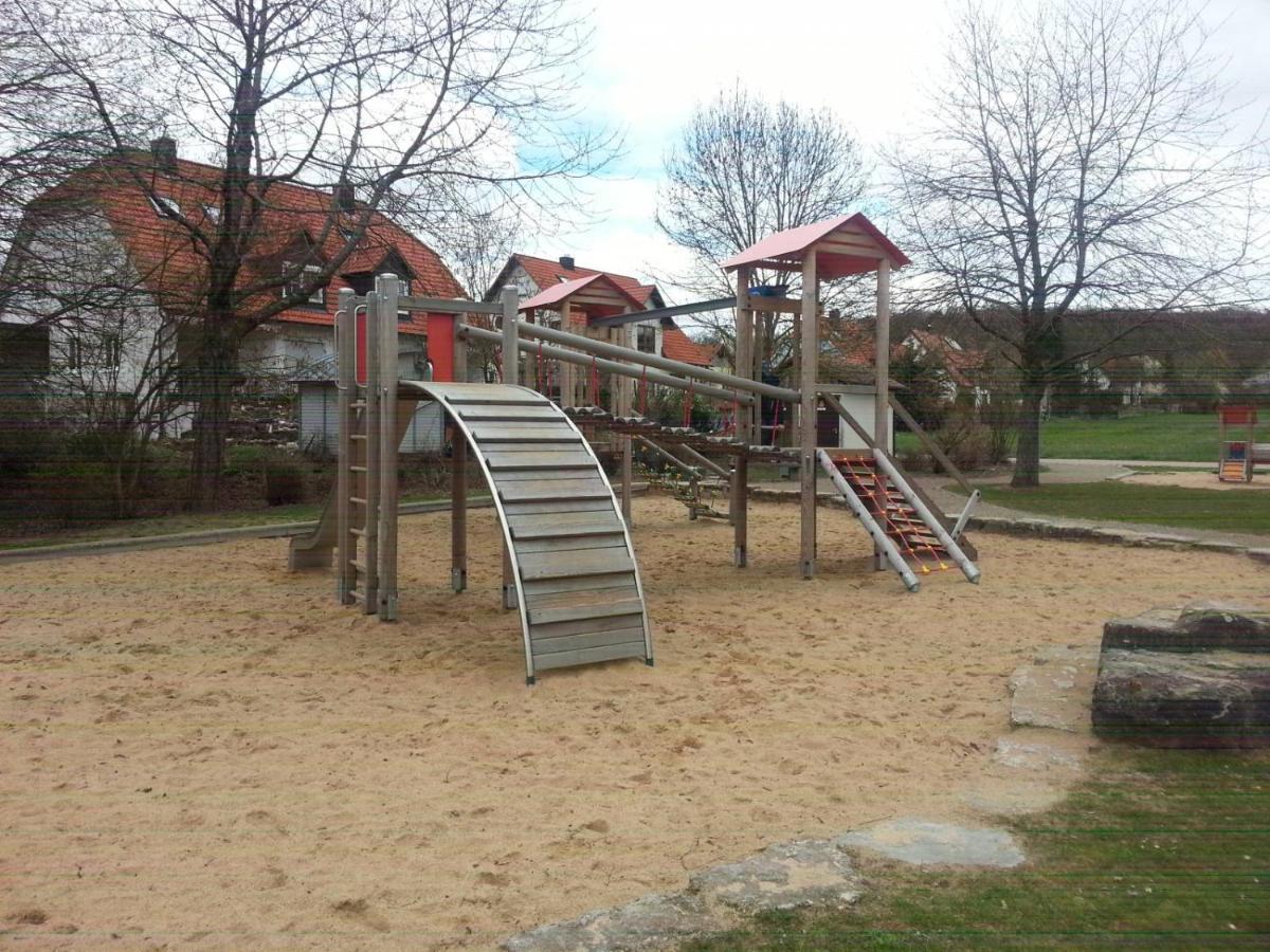 Lichtdurchflutetes Zimmer - Kaeppele Waldbuttelbrunn Exterior foto